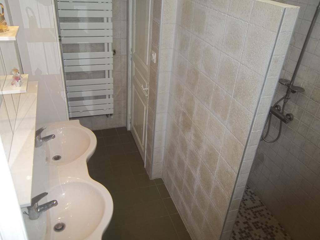 B&B Le Petit Frigouye Rochefort-du-Gard Room photo