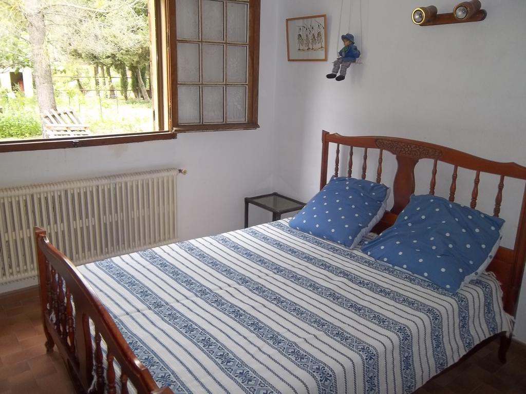 B&B Le Petit Frigouye Rochefort-du-Gard Room photo